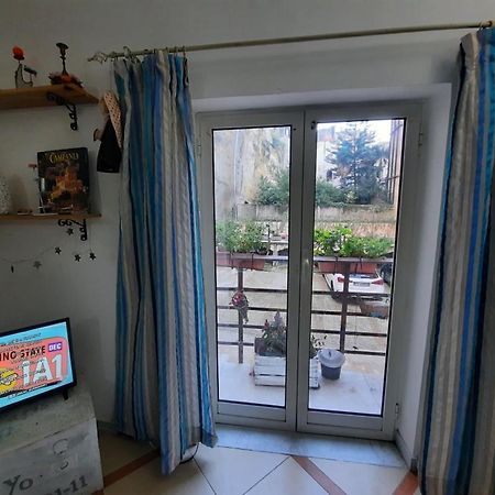 La Casa Nella Roccia Apartment Наполи Екстериор снимка