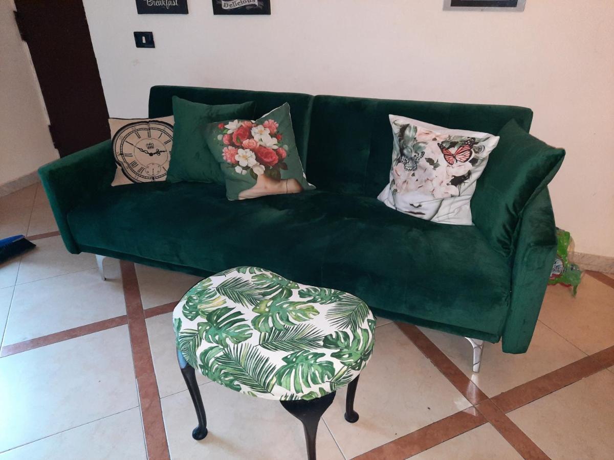 La Casa Nella Roccia Apartment Наполи Екстериор снимка