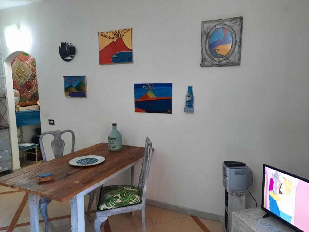 La Casa Nella Roccia Apartment Наполи Екстериор снимка