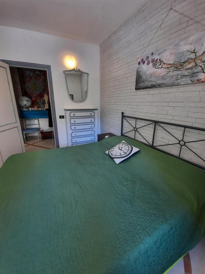La Casa Nella Roccia Apartment Наполи Екстериор снимка